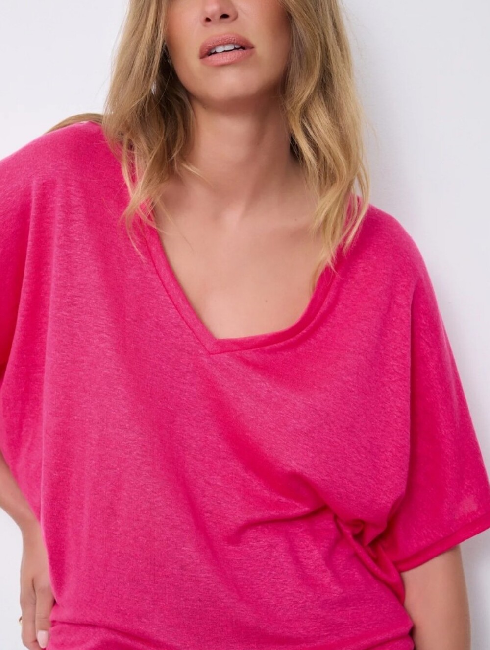 Express Relaxed V-Neck Tee in Bright Pink